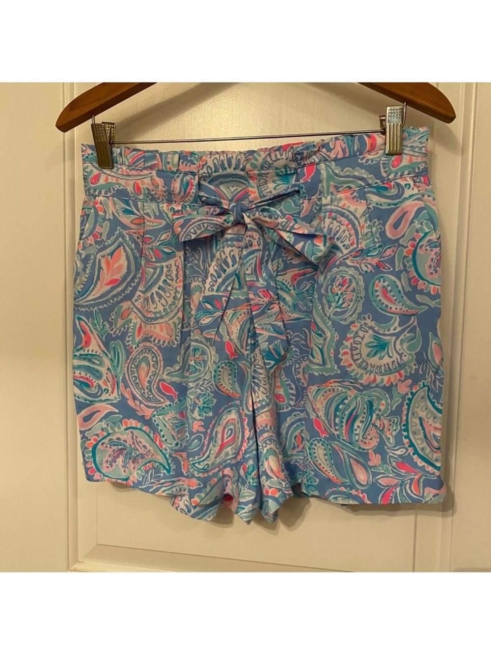 LILLY PULITZER SHORTS PINK BLUE WHITE PULL ON TIE WAIST TROPICAL PAISLEY SIZE S